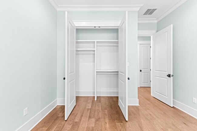 Building Photo - 465 Karcher Ave