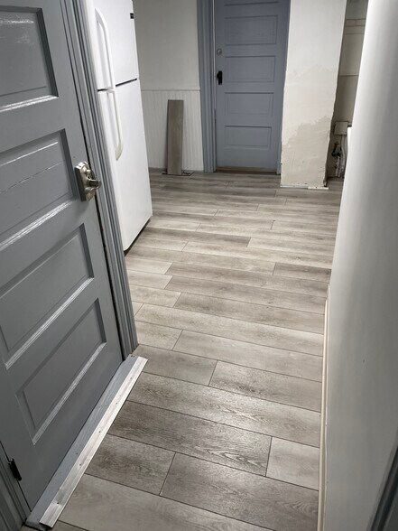 Building Photo - 76 Benham St