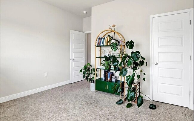 Building Photo - 24253 Alydar Lp