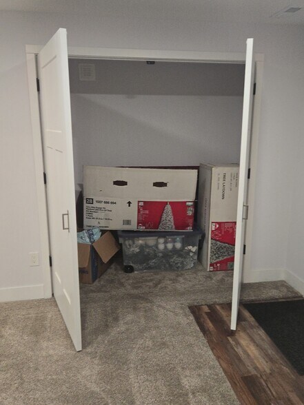 Building Photo - 210 W 510 S