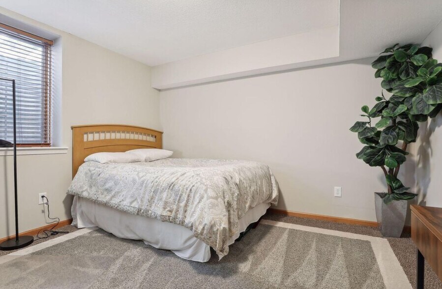 Building Photo - 6561 Promontory Dr