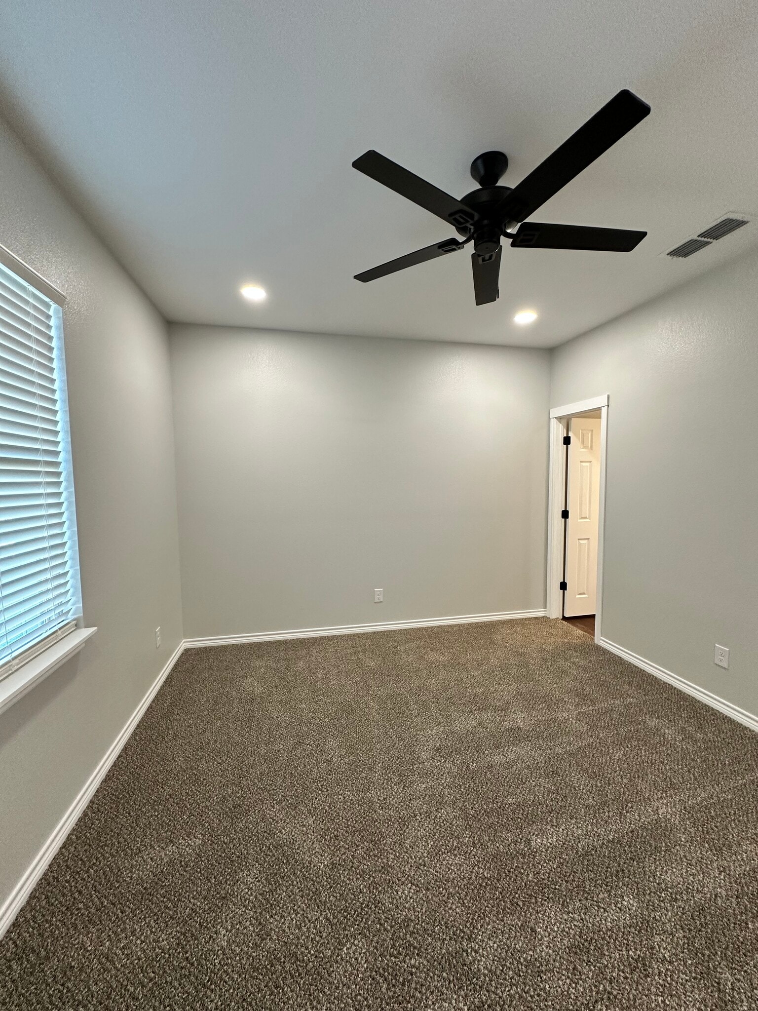 MASTER BEDROOM - 107 S Bois D Arc St