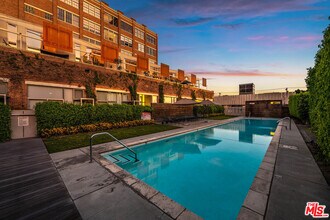 Building Photo - 1850 Industrial St