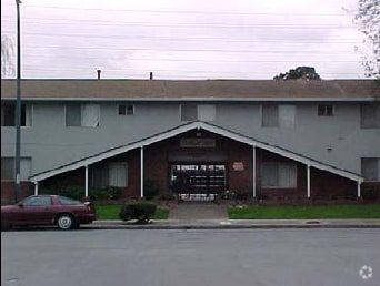 Building Photo - Garland Plaza Apartments