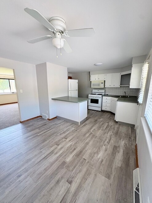 Building Photo - 231 Greenmeadow Dr