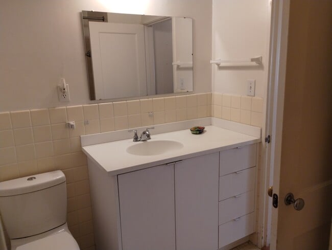 Bathroom - 5273 Village Grn