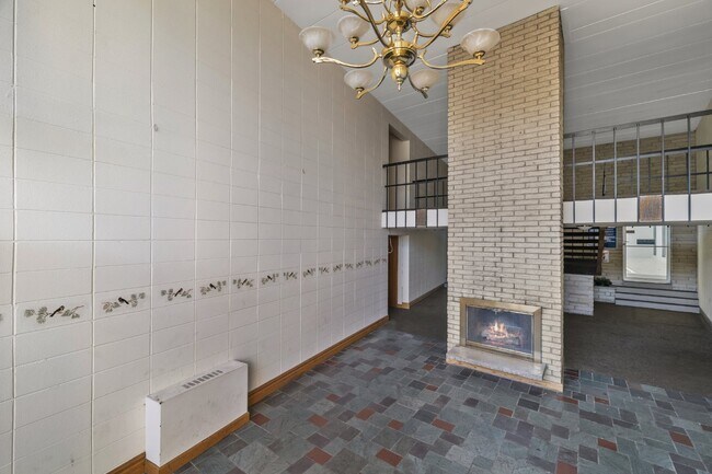 Building Photo - First floor one bedroom available June first