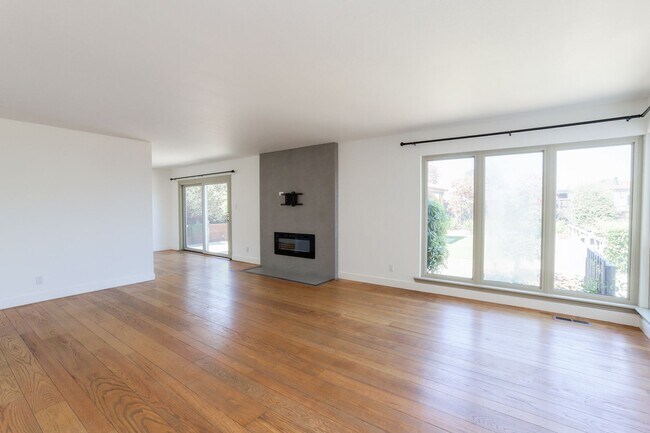 Building Photo - 3BR/2.5BA Mills Estates Home + Bonus Room | Bay Views, Yard & 2-Car Garage | YouTube Tour