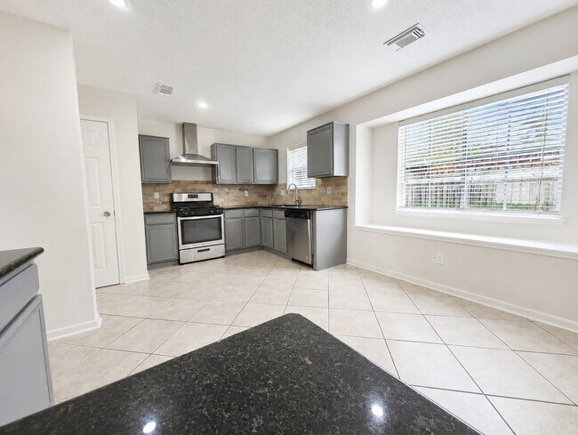 Building Photo - 9423 Rippling Fields Dr
