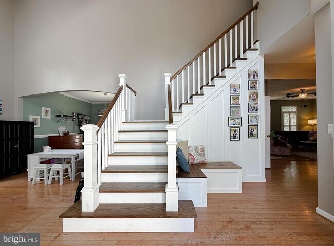 Building Photo - 23118 Silverberry Way