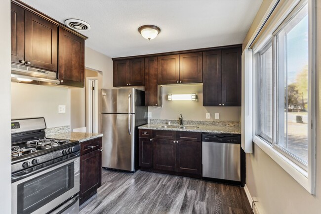Interior Photo - West End Trails - 1400 Douglas