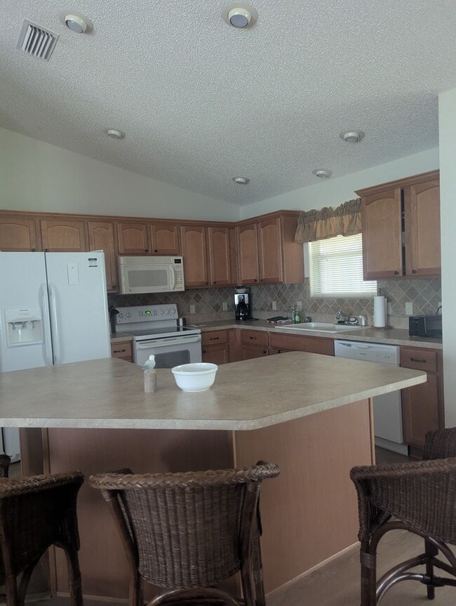 Building Photo - Villages Furnished Rental Property