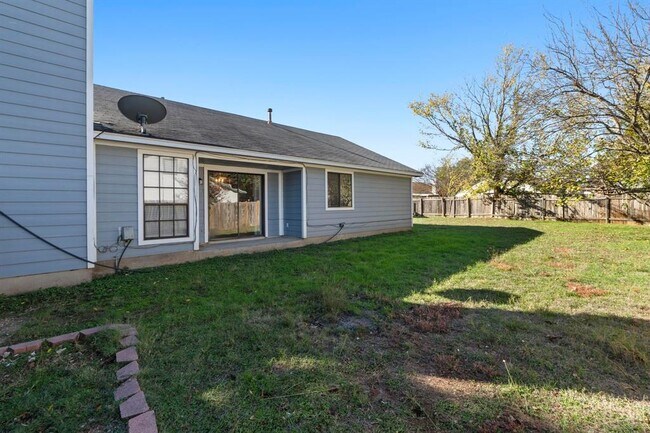 Building Photo - 707 Brookside Pass