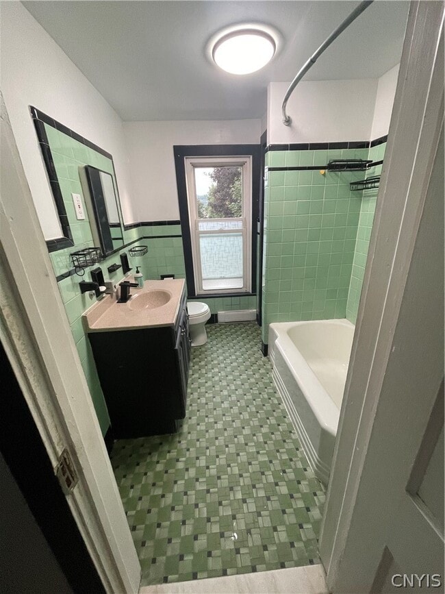 Building Photo - 47 Center St