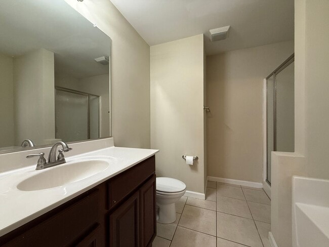 Building Photo - 290 Janet Ave