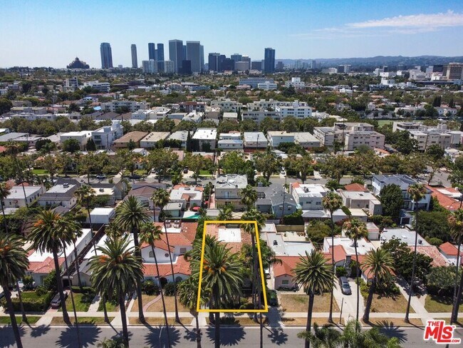 Building Photo - 321 S Palm Dr