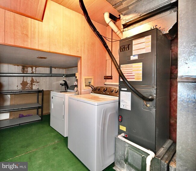 Building Photo - 1561 Templeton Pl