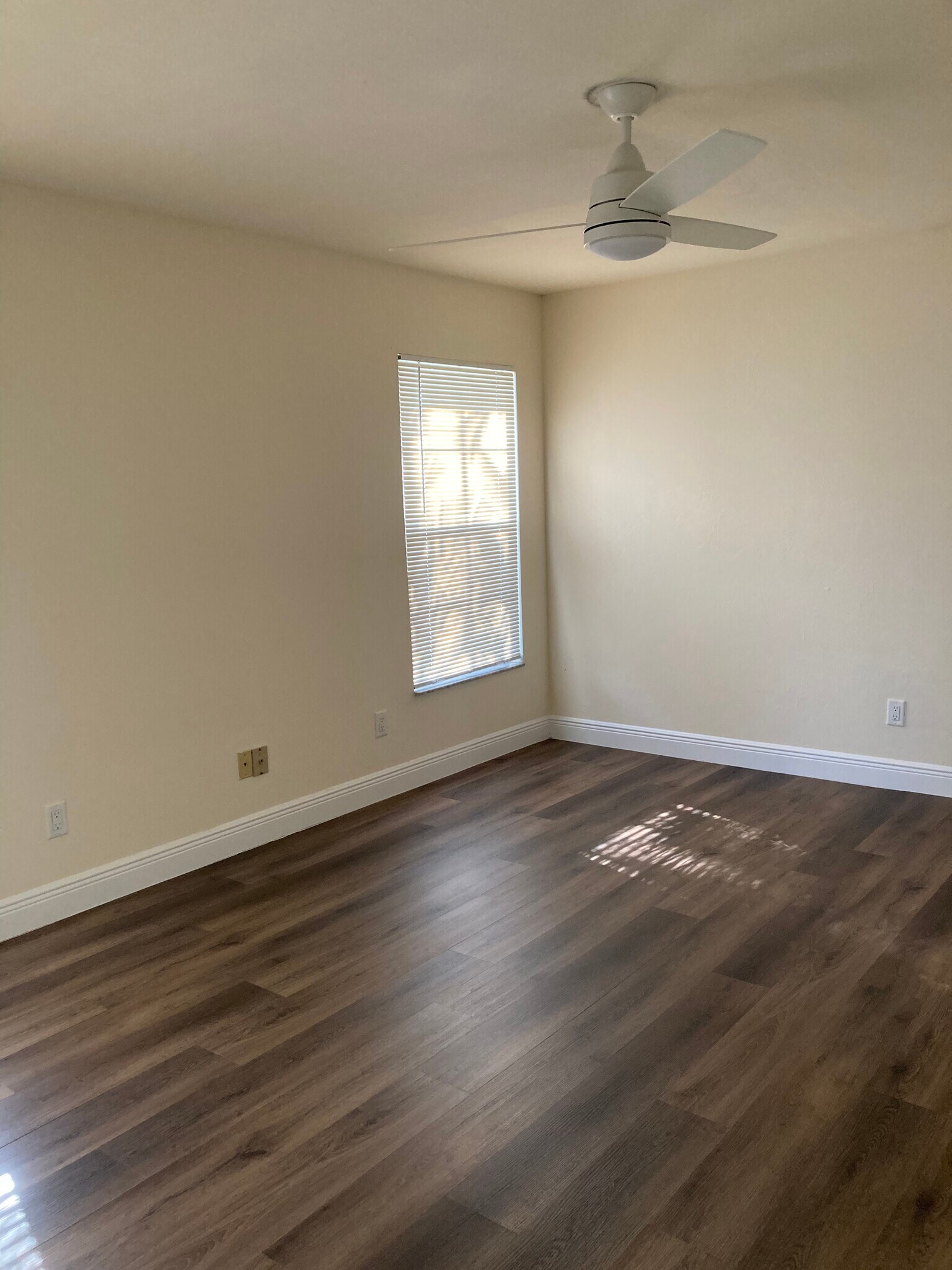 Side View of Master Bedroom - 901 SE 29th St