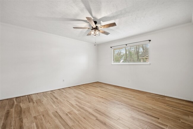 Building Photo - 2159 River Village Dr