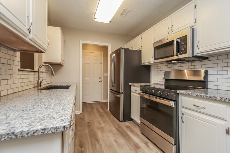 Building Photo - 108 Riverwood Dr