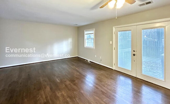 Building Photo - 2058 Mayflower Dr