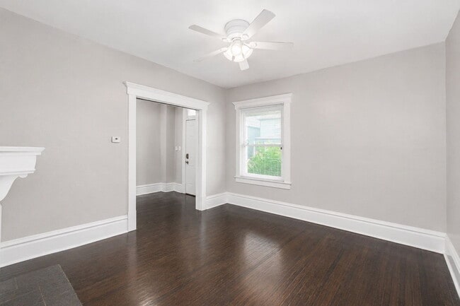 Building Photo - 24 E Blake Ave