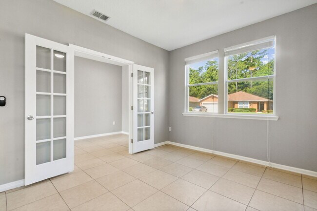 Building Photo - 12677 Pine Marsh Way