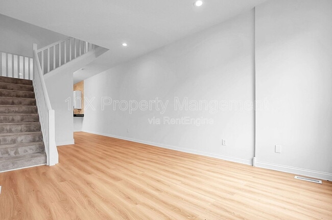 Building Photo - 1114 Summit St