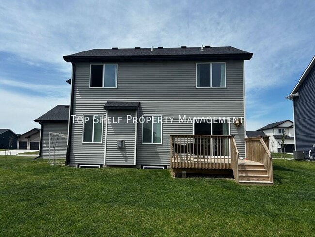 Building Photo - 3029 6th Ave SW
