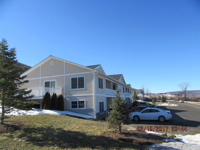 Building Photo - Donat's Brow