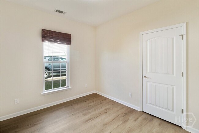 Building Photo - 117 Greyfield Cir