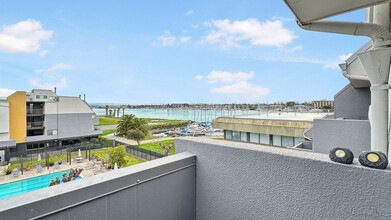 Building Photo - Waterfront Living in the Heart of Jack London Square