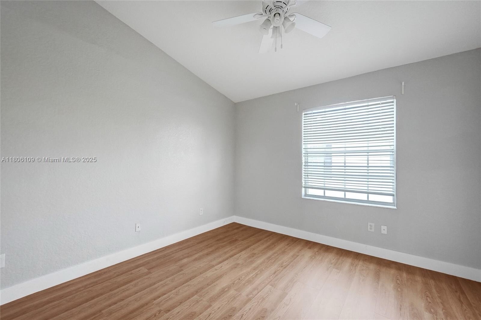 Building Photo - 781 SW 148th Ave