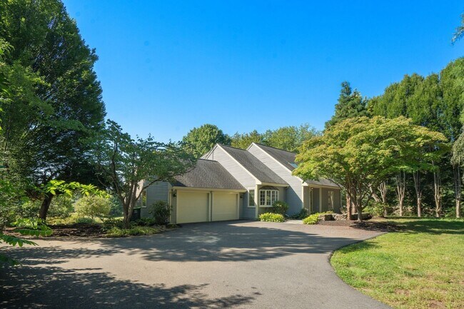 Building Photo - 267 Concord Rd
