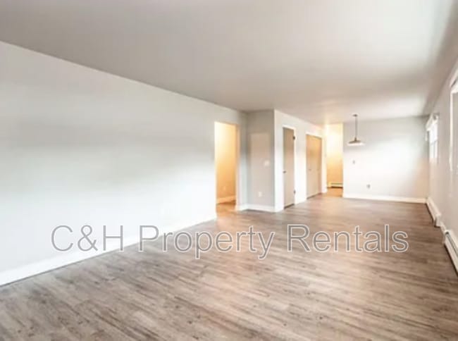 Building Photo - 2119 8th Ave N