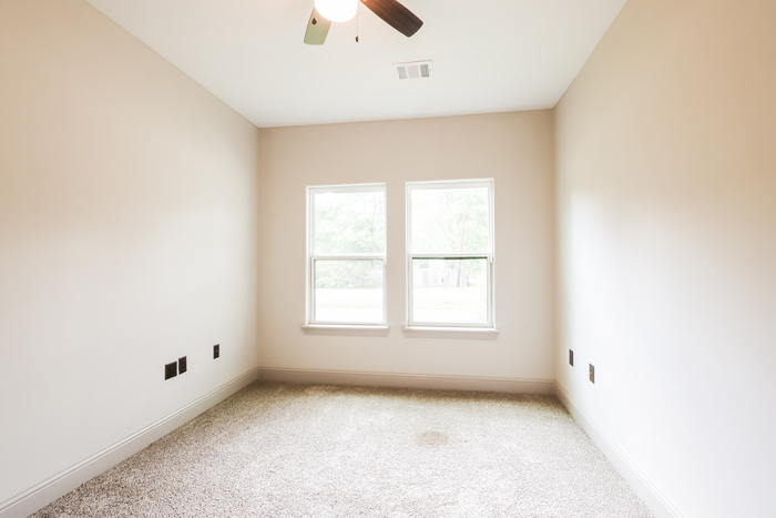 Building Photo - 1823 Black Bear Dr