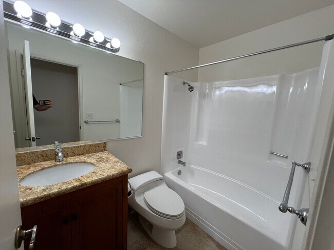 Building Photo - 8224 Canyon Oak Dr