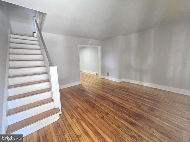 Building Photo - 2540 S 61st St