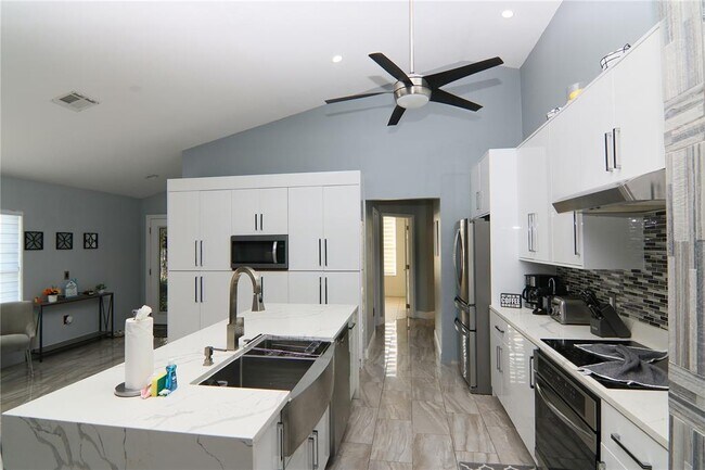 Building Photo - 1470 Wedge Way