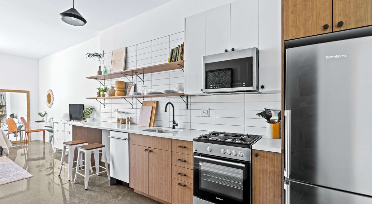 Building Photo - 1135 W Winona St