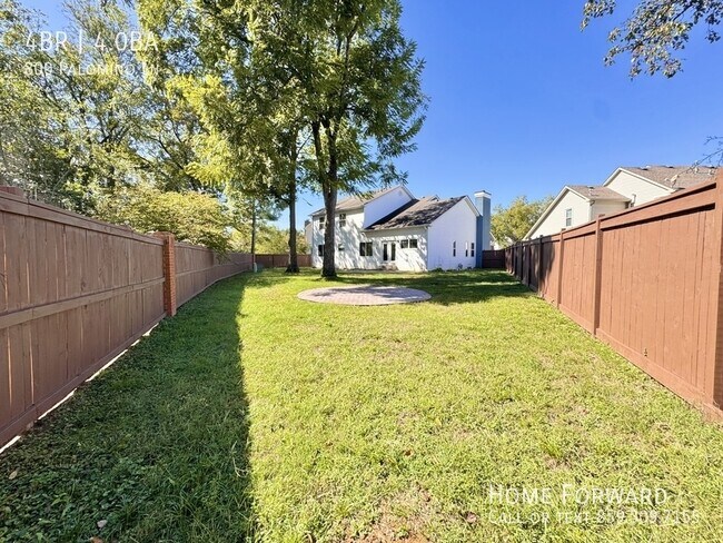 Building Photo - 800 Palomino Ln