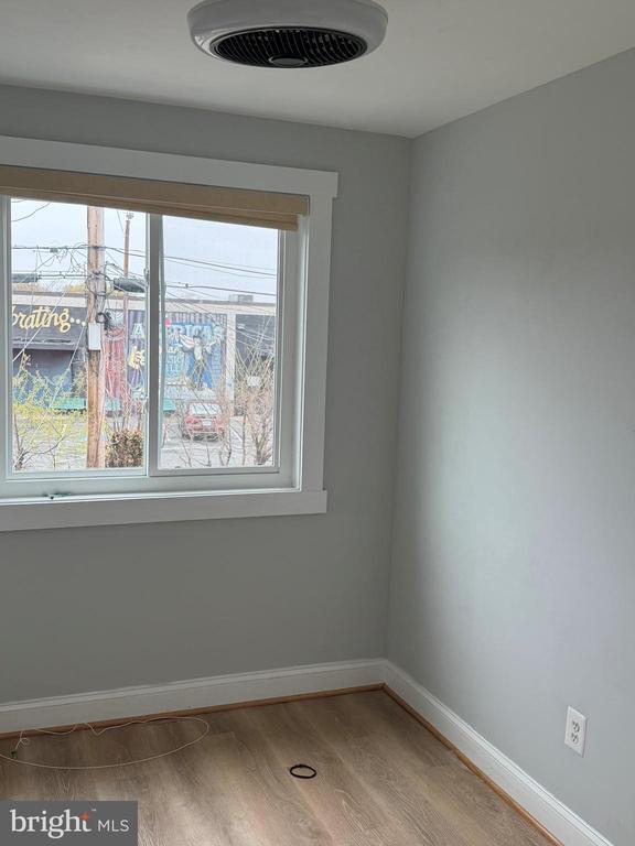 Building Photo - 3724 Edison St