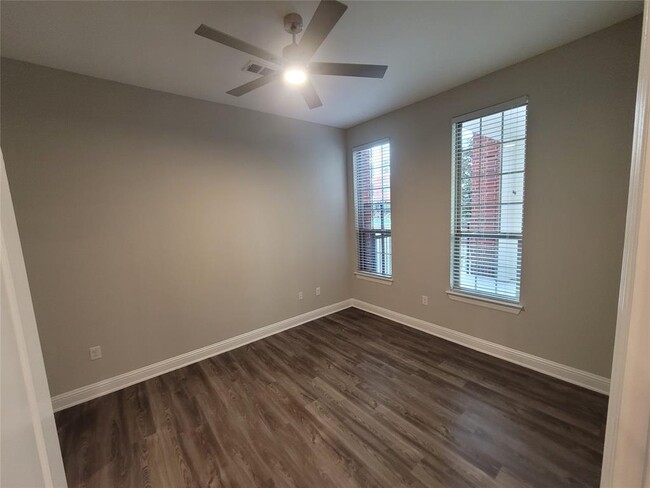 Building Photo - 2111 Austin St