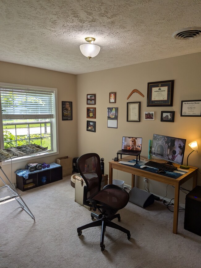 Building Photo - 2306 E Delaware Ave