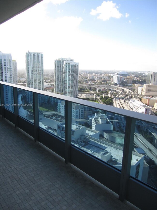 Building Photo - 200 Biscayne Blvd Way