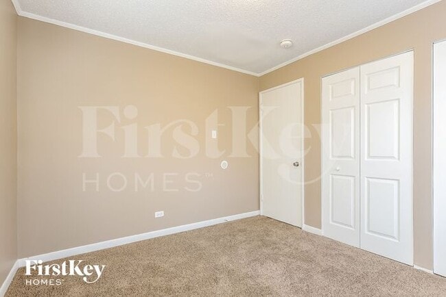 Building Photo - 308 Shabbona Dr