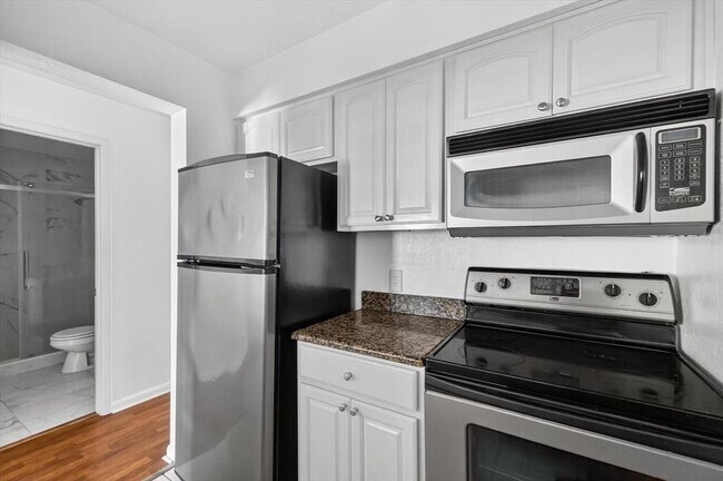 Building Photo - 5440 S MacDill Ave