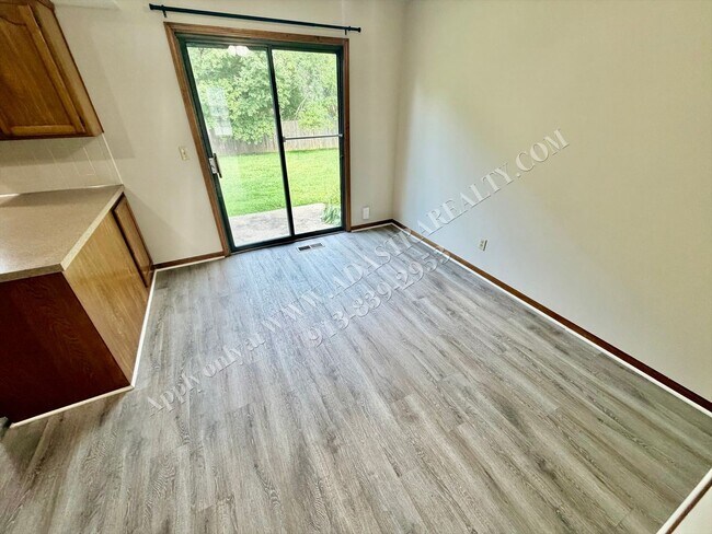 Building Photo - 6622 W 149th Terrace