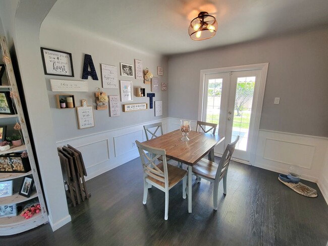 Building Photo - Great Single Family Home in West Long Beach