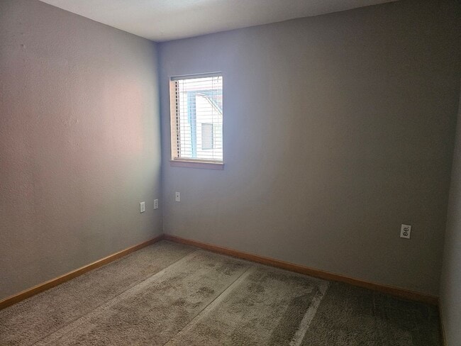 Building Photo - McCormick Pier One Bedroom ON THE WATER!